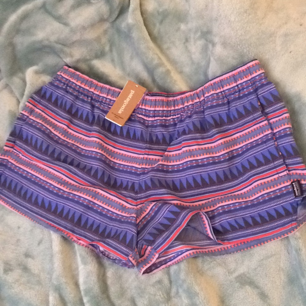 🔥Sale🔥Patagonia Barely Baggies Shorts - Picture 2 of 5